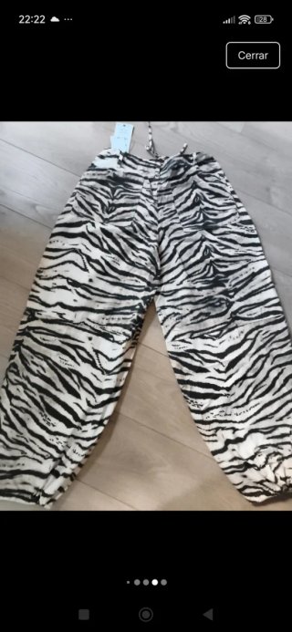 Pantalones Zara efecto cebra talla 36
