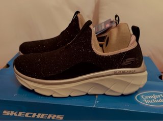 Skechers D'Lux Walker 2.0 Beige/Negro