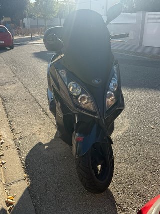 Maxi Scooter Kymco 300cc Impecable 30cv