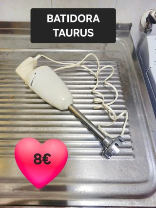 Batidora Taurus 8€