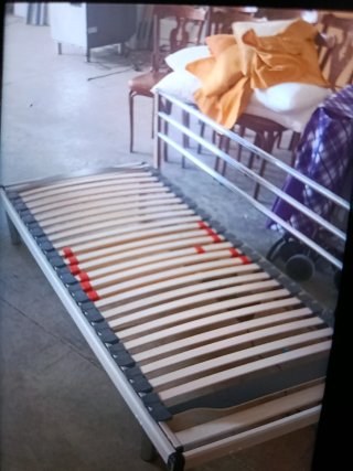 Cama articulada de madera