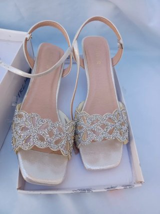 Sandalias de fiesta con pedrería