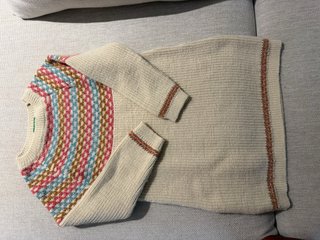 Vestido de punto beige y multicolor