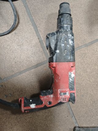 Taladro percutor Maktec MT870