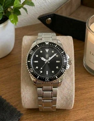 Reloj de buceo Batman negro y plateado