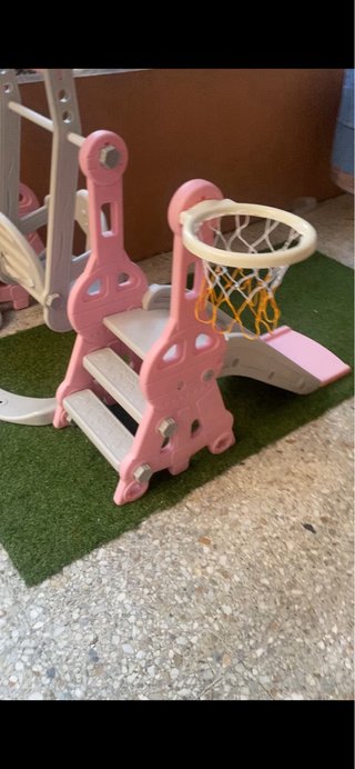 Tobogán y columpio infantil