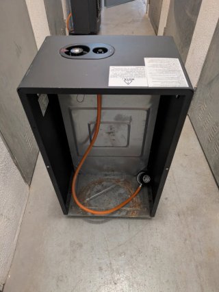 Estufa de gas negra