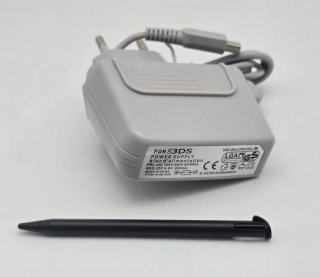 Nuevos Cargador y Lápiz Táctil para New Nintendo 3