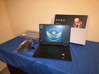 Omen 15 Gaming i7 32GB RAM 1TB SSD + caja omen