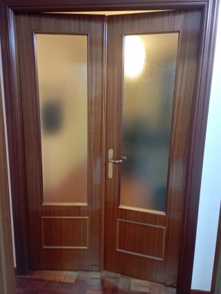 Puertas Dobles de Madera con Cristal