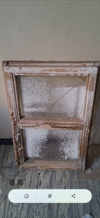 ventana antigua de madera von cristales