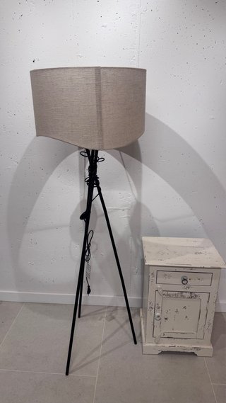 Lámpara de pie Kave Home