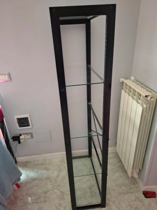 Scaffale in ferro e vetro