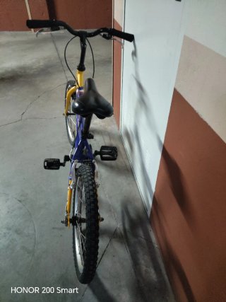 Bicicleta Infantil con casco