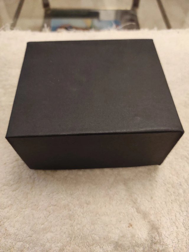 Caja de madera para el reloj o joyas