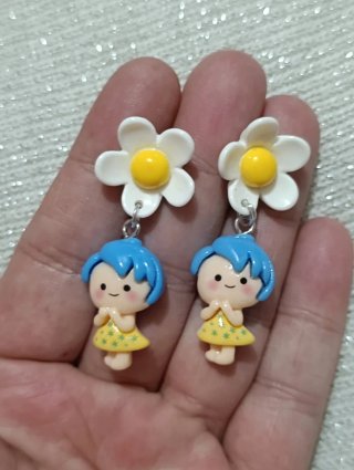 Pendientes de flor con muñeca Alegria