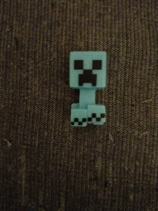 Figura Creeper Cargado Minecraft KinderJoy