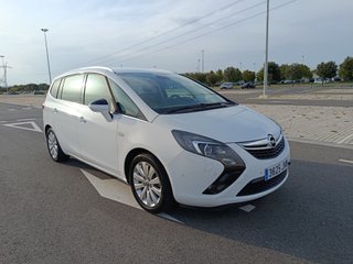 Opel Zafira 2016