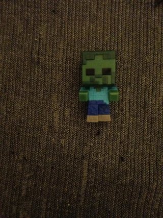 Figura Zombie Minecraft Kinder Joy
