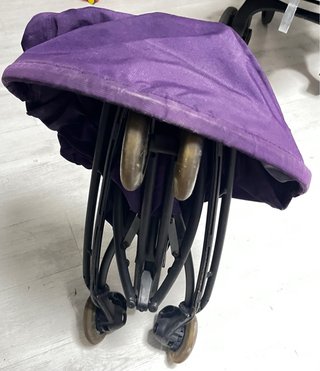Silla de paseo Quinny morada