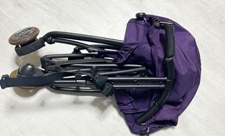 Silla de paseo Quinny morada