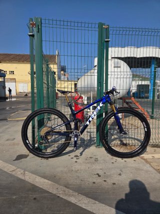 Bicicleta Trek Top Fuel 9.9 RSL