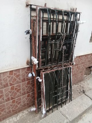 4 Rejas Hierro macizas (18€ UNIDAD) (60€ LAS 4)