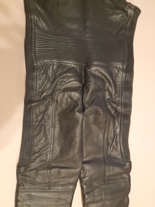 Peto de Cuero, Talla 42, en perfecto estado