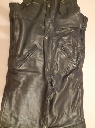 Peto de Cuero, Talla 42, en perfecto estado