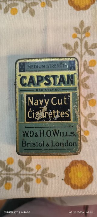 Caja de Metal Vintage Capstan