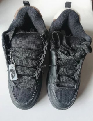 Zapatillas urbanas negras cordón ancho