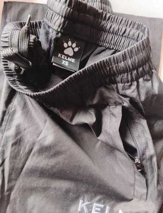 Pantalón chándal Kelme negro