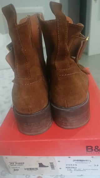 Botines de ante y piel marrones