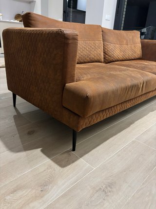Sofá Kave Tanya 3 plazas marrón