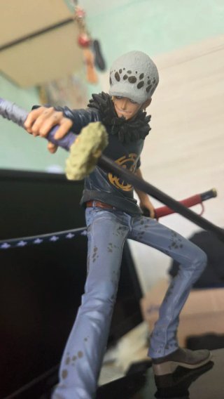Figure Doflamingo e Trafalgar Law
