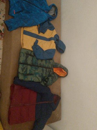Lote de 4 abrigos infantiles