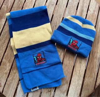 Conjunto Spiderman bufanda y gorro azul