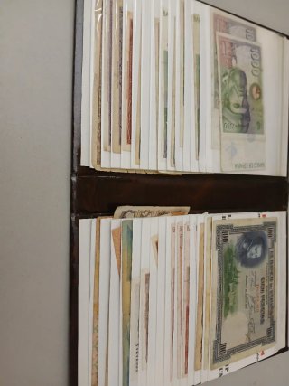 Lote de Billetes Antiguos en Álbum 30 unidades