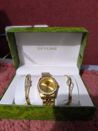 Set Reloj y Pulseras Skyline Dorado