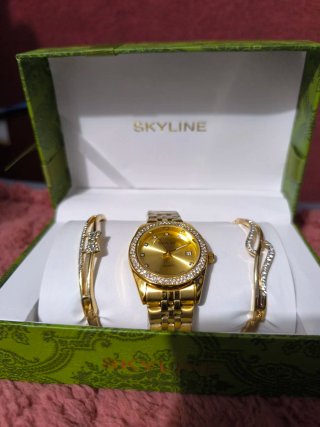 Set Reloj y Pulseras Skyline Dorado