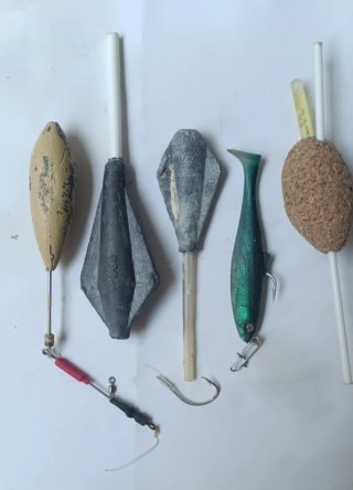 Set de 6 utensilios de pesca.