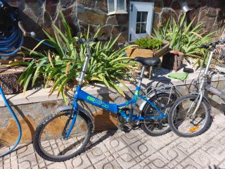 Bicicleta Plegable Plateada y azul