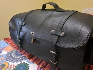 Baúl de cuero para moto custom