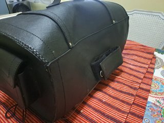 Baúl de cuero para moto custom