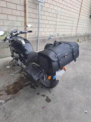 Baúl de cuero para moto custom