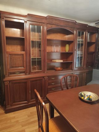 Mueble de Salón Clásico de Madera
