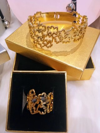 Conjunto de Bisutería Tous: Pulsera y Anillos