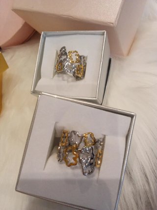 Conjunto de Bisutería Tous: Pulsera y Anillos