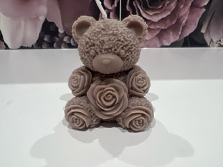 Orsetto decorativo bianco con rose