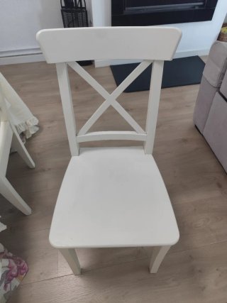 Sillas de comedor de madera blancas